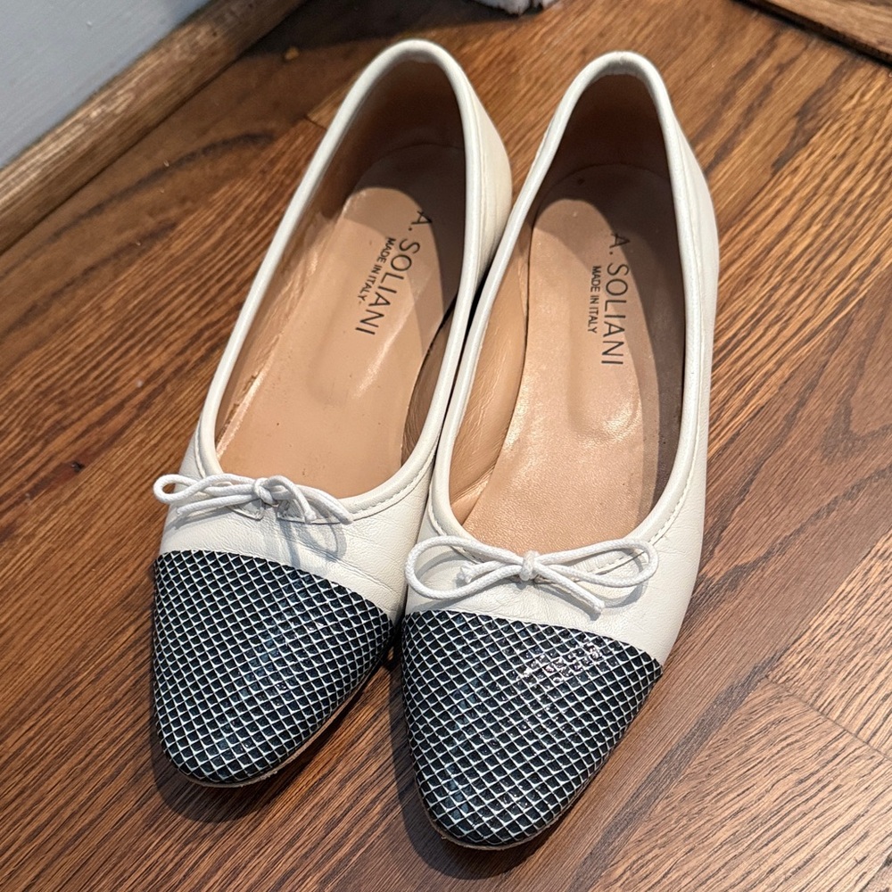 Como leather flats - white with cap toe